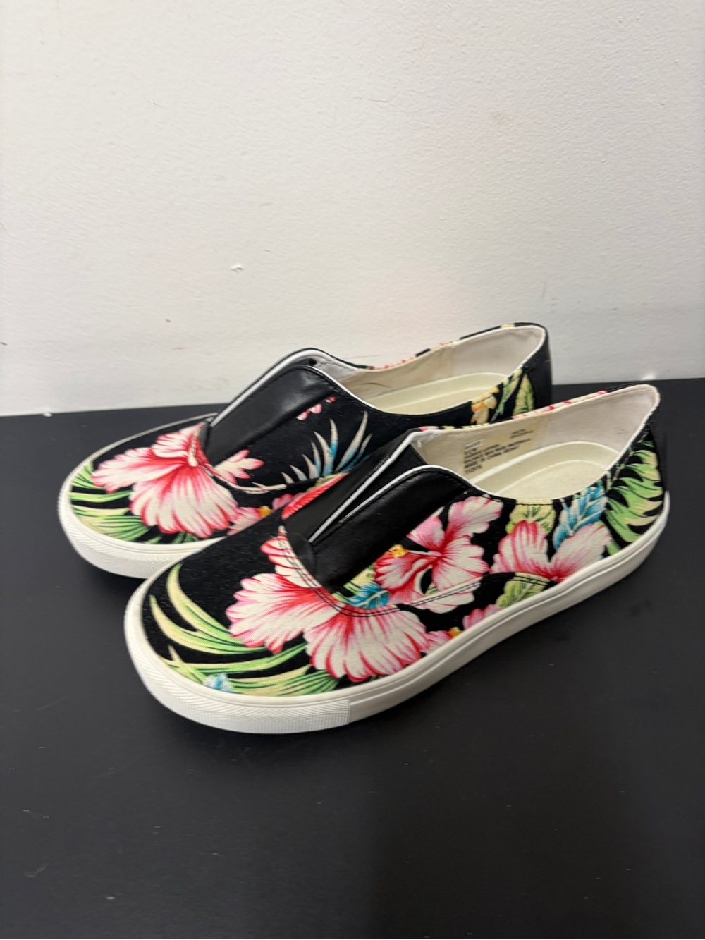 Comfortview Maisy Slip-on Sneakers w/ Black & Tropical Floral Print Womens 8.5w